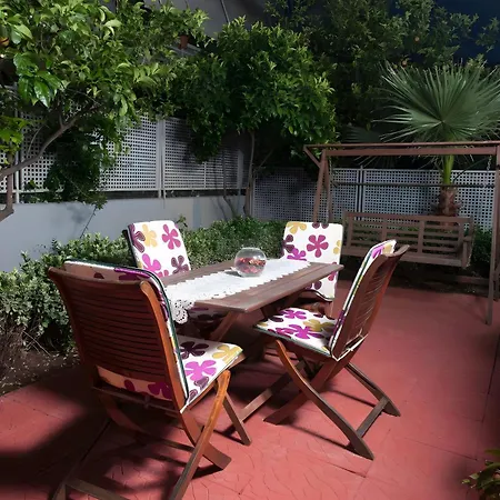 Happy Holidays Messinia カラマタ